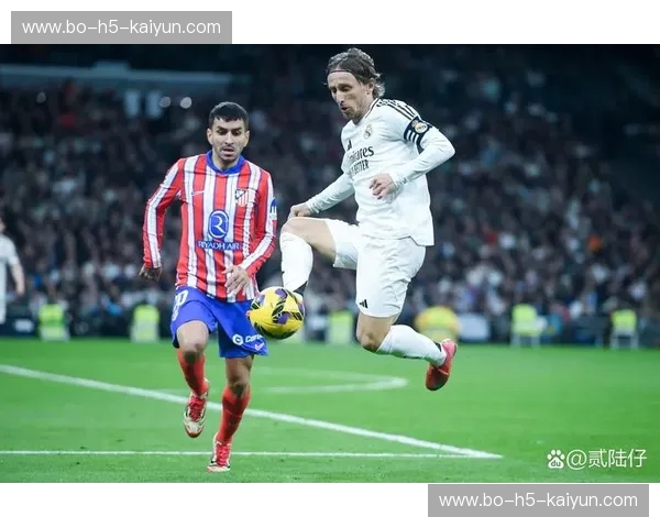 马德里德比之巅：皇马的华丽舞步与马竞的铁血逆袭，谁能问鼎马德里之王？